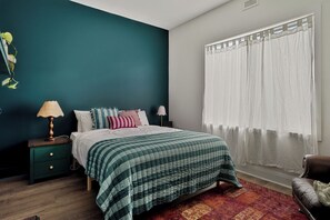 3 slaapkamers, een bureau, een strijkplank/strijkijzer, wifi