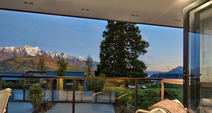 Alpine Escape - Modern & Central