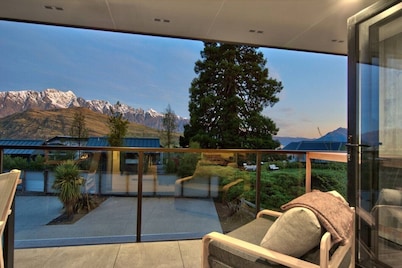 Alpine Escape - Modern & Central