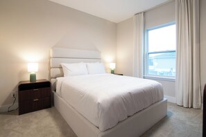 Iron/ironing board, WiFi, bed sheets - Premium 3BR at Spectrum+ Reunion, Golf Resort, 10 Min to Disney (Kissimmee)