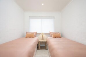 2 chambres, fer et planche à repasser, Wi-Fi gratuit, draps fournis