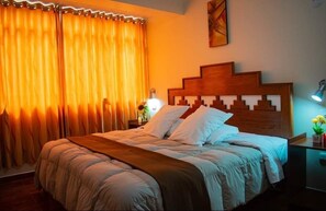 Kamar Klasik | Meja kerja, ruang kerja ramah laptop, dan Wi-Fi gratis