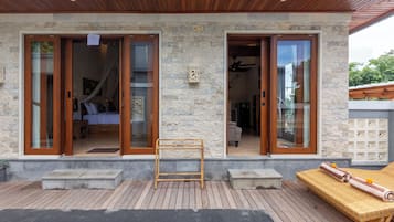 Deluxe Villa, 1 Bedroom, Kitchenette, Pool View | Desk, laptop workspace, free WiFi