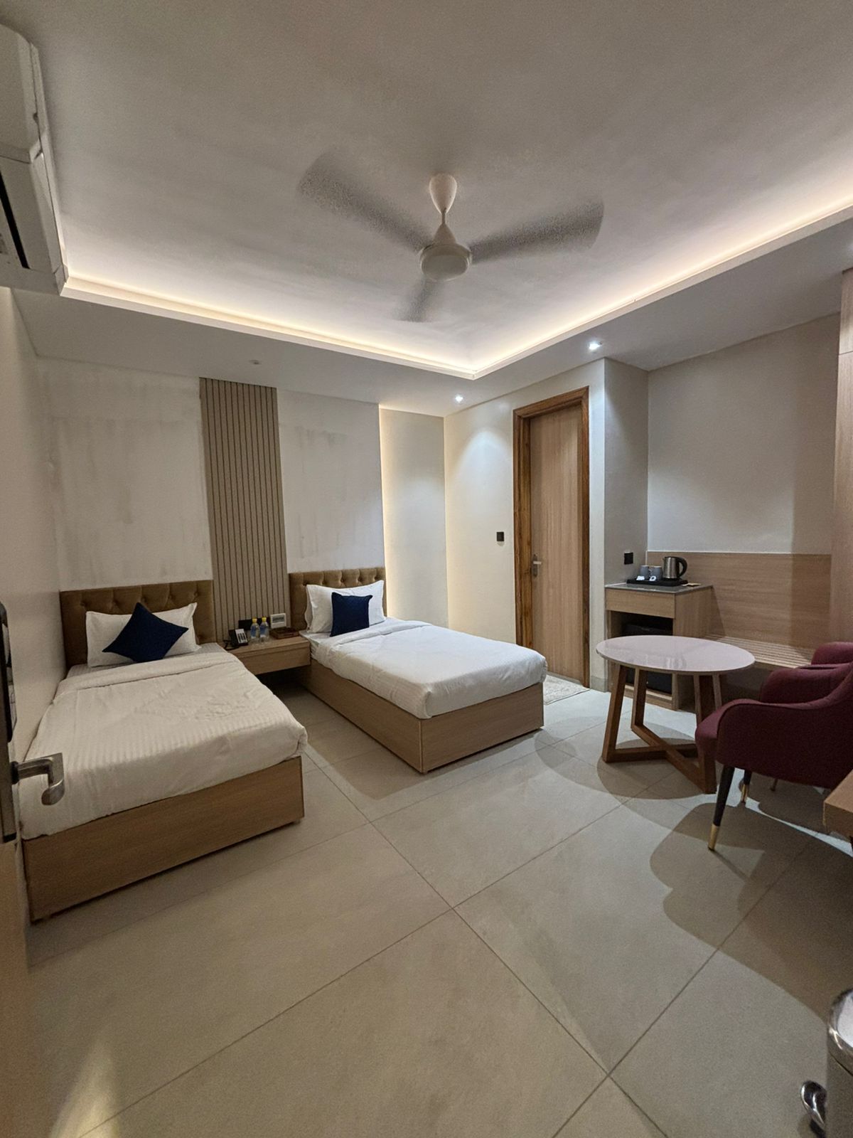 Quarto duplo júnior | Escrivaninha, Wi-Fi de cortesia