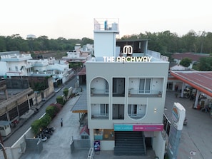 Front of property - The Archway Hotel (Haldwani)