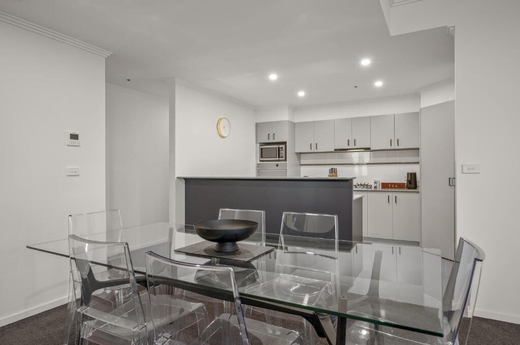 Deluxe Apartment, Balcony, City View | Dining