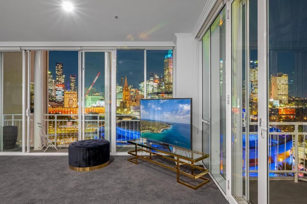 Deluxe Apartment, Balcony, City View | Interior