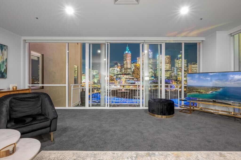 Deluxe Apartment, Balcony, City View | Living area