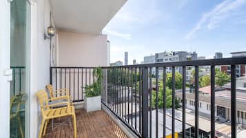 The Crown Residence | Terrace/patio