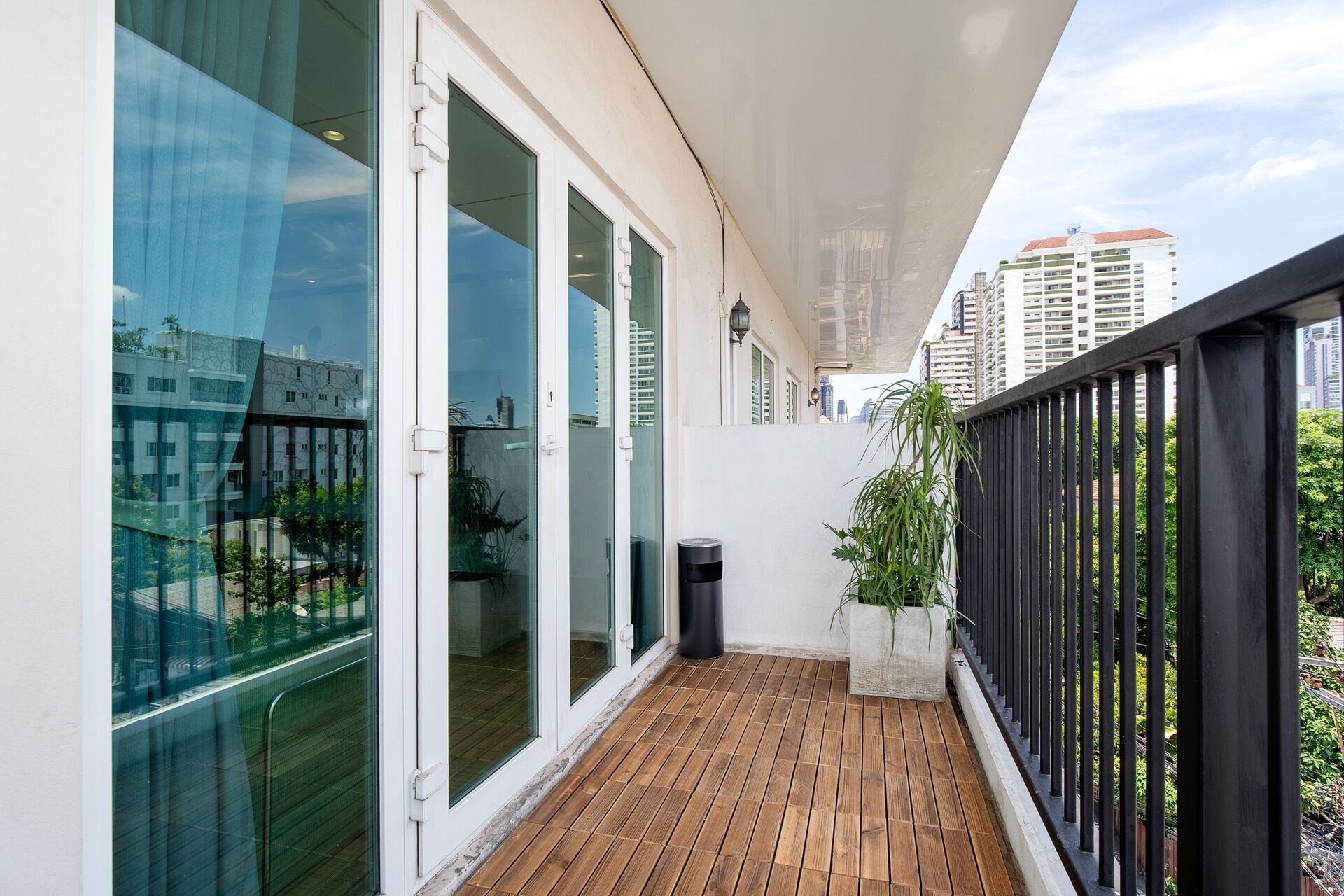 Royal Grand Family | Terrace/patio