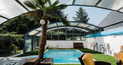 Offre Été : Domaine d'Exception avec Piscine Privée Chauffée & Grand Parc