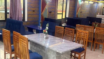 Room | Dining