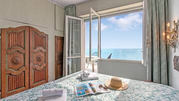 Apartemen Keluarga, 3 kamar tidur, 2 kamar mandi, menghadap laut (Attico Giancardi - Beachfront) | 3 kamar tidur