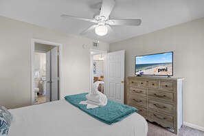 Tabla de planchar con plancha, wifi y ropa de cama 
