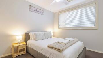 4 bedrooms, desk, iron/ironing board, travel cot