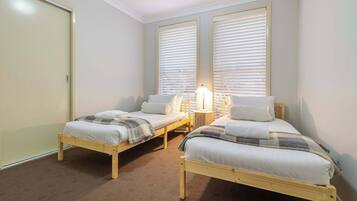 4 bedrooms, desk, iron/ironing board, travel crib