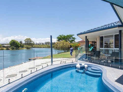 Little Casa - Oceanstays - Pool & Boat Ramp