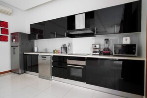 Private kitchen - 3 Bedrooms Private Pool Villa (Tambon Rawai)