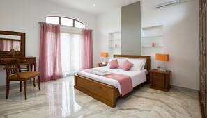 Deluxe Double Room, Garden View | Desk, iron/ironing board, free WiFi