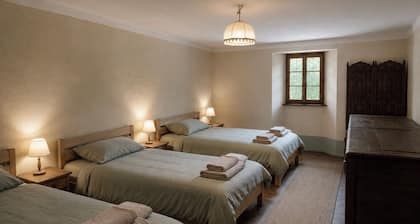 La Grande Maison Du Queiras - in the heart of Ville-vieille *Special group offer