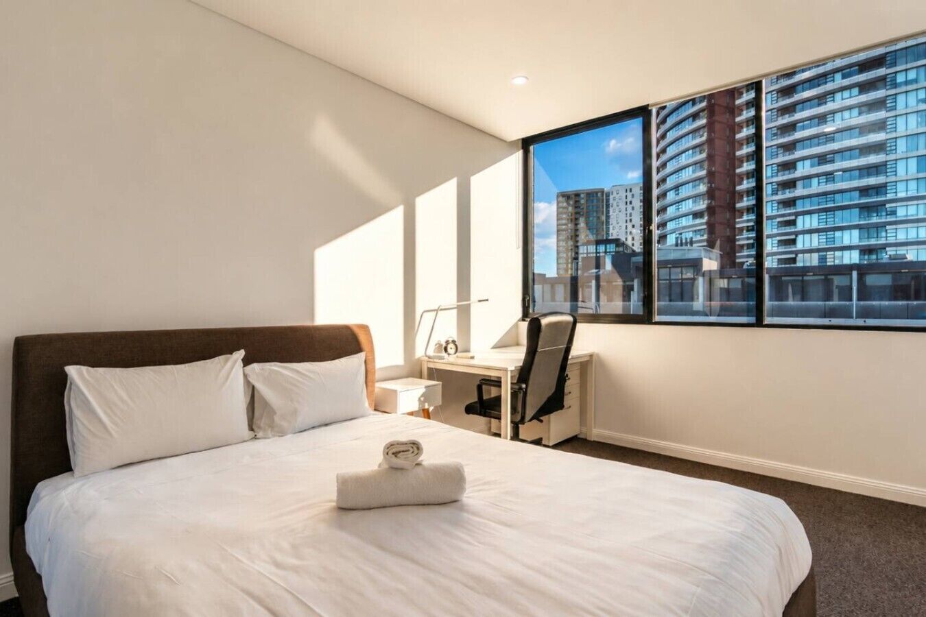 Stylish 2br Olympic Park | Pool, Gym & Parking - 寶活