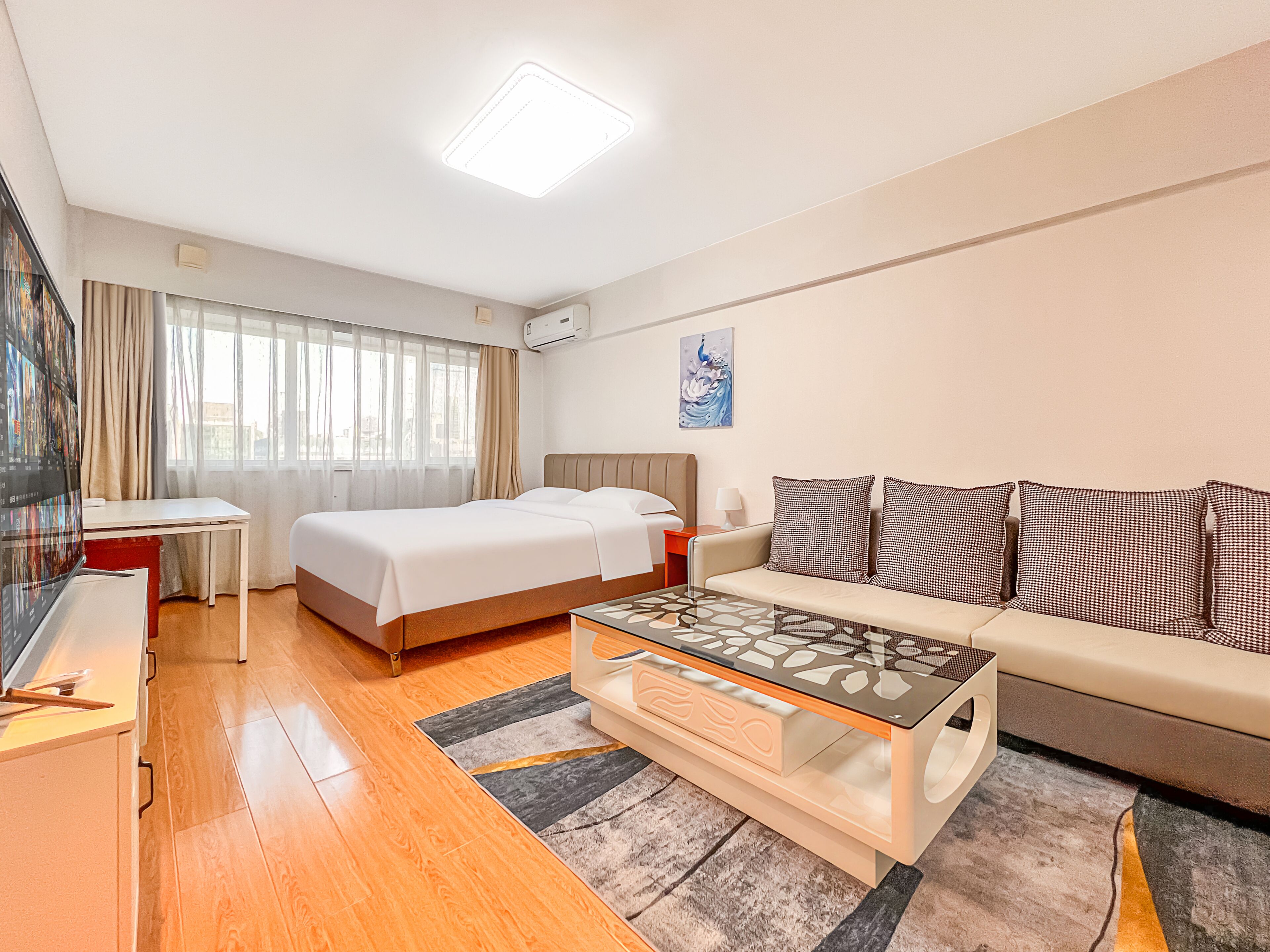 Kondominium Comfort, 1 Tempat Tidur Queen, pemandangan kota | Meja kerja, tirai kedap cahaya, kedap suara, dan setrika/meja setrika