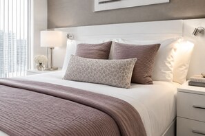 Classic Studio | Iron/ironing board, free WiFi - The Copperline Stay (Toronto)