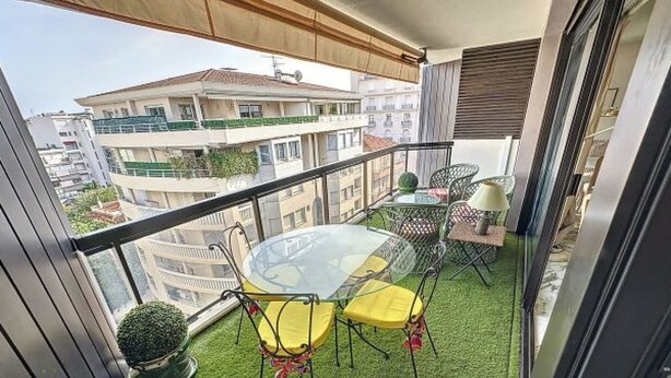 Outdoor dining - Luxury 1 bedroom  Jardin Croisette 265 by Interhome (Cannes)