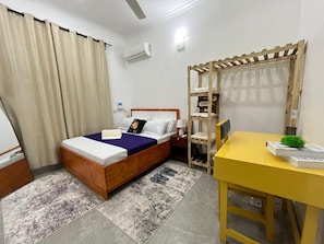 1 quarto, ferros/tábuas de passar roupa, Wi-Fi, roupa de cama
