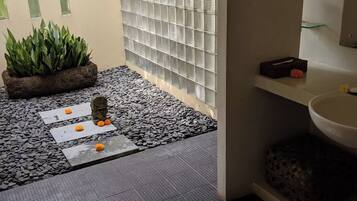 Vila família, vista para o jardim | Spa | Massagens