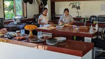 Family Villa, Garden View | Dining
