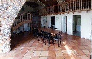 Dining - Vrbo Property (Rogues)