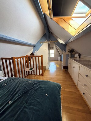Iron/ironing board, WiFi, bed sheets - Vrbo Property (Chaumont-en-Vexin)