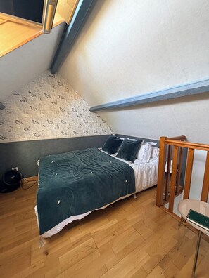 Bügeleisen/Bügelbrett, WLAN, Bettwäsche