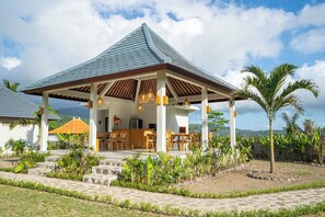 Khu ẩm thực ngoài trời