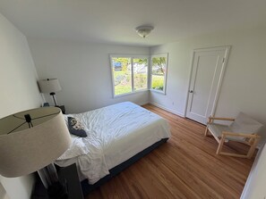 4 多间卧室、熨斗/熨衣板、WiFi、床单