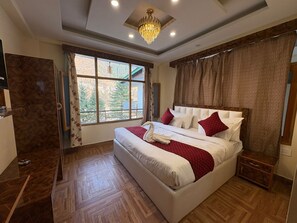 Deluxe Double Room, Balcony | Free WiFi