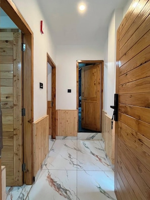 Family Quadruple Room, Mountain View - Hotel The Travica Kasol (Kasol)