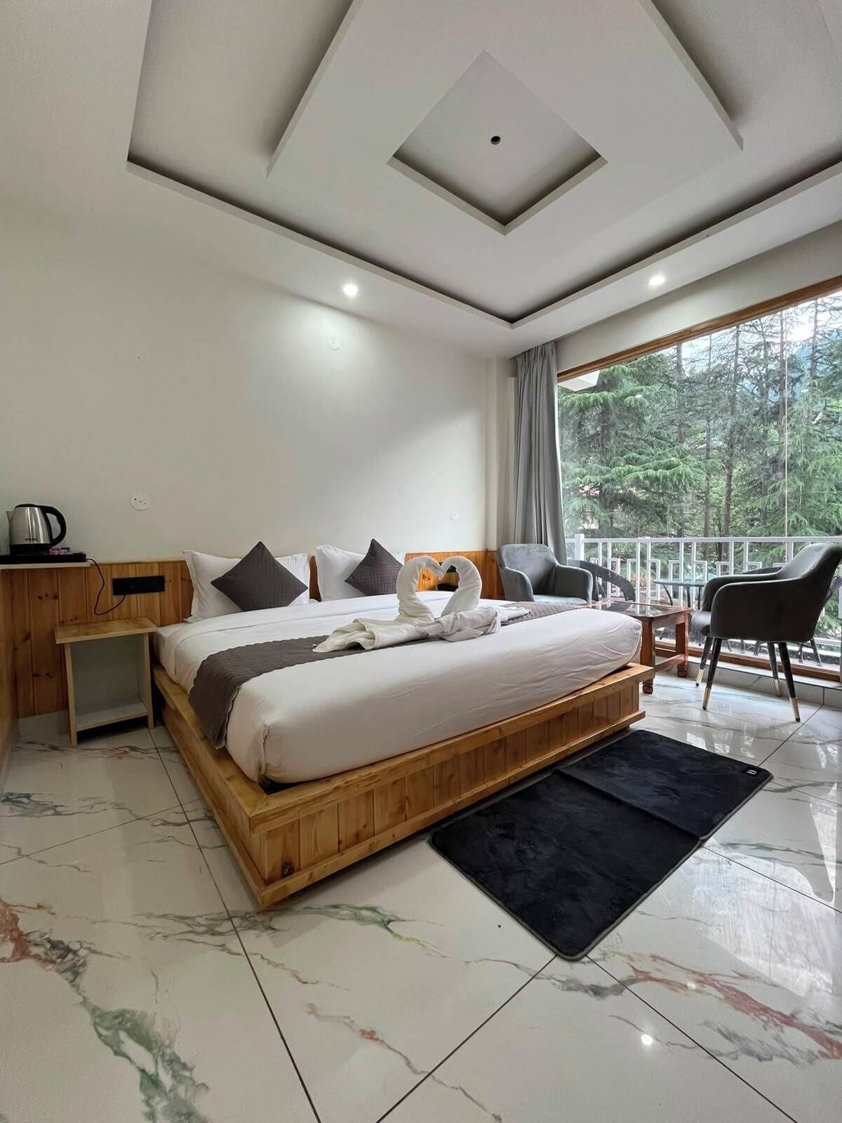Habitación Premium, balcón, vista a la montaña | Wifi gratis y ropa de cama 