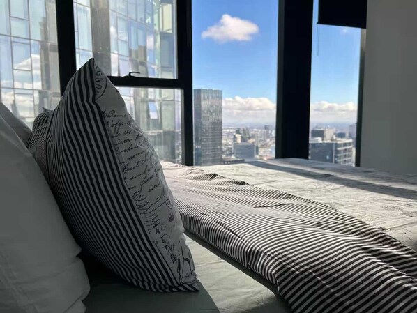 Apartment (1 Bedroom) | Front of property - Modern 1BR With Breathtaking Views (Melbourne)