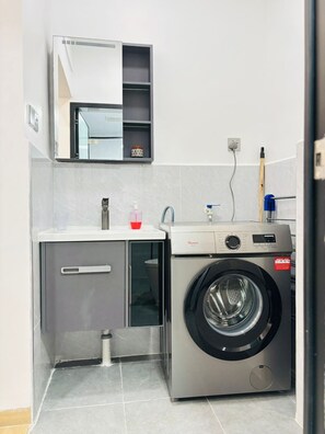 Superior Apartment, City View | Laundry - Marina Bay Square Westlands (Nairobi)