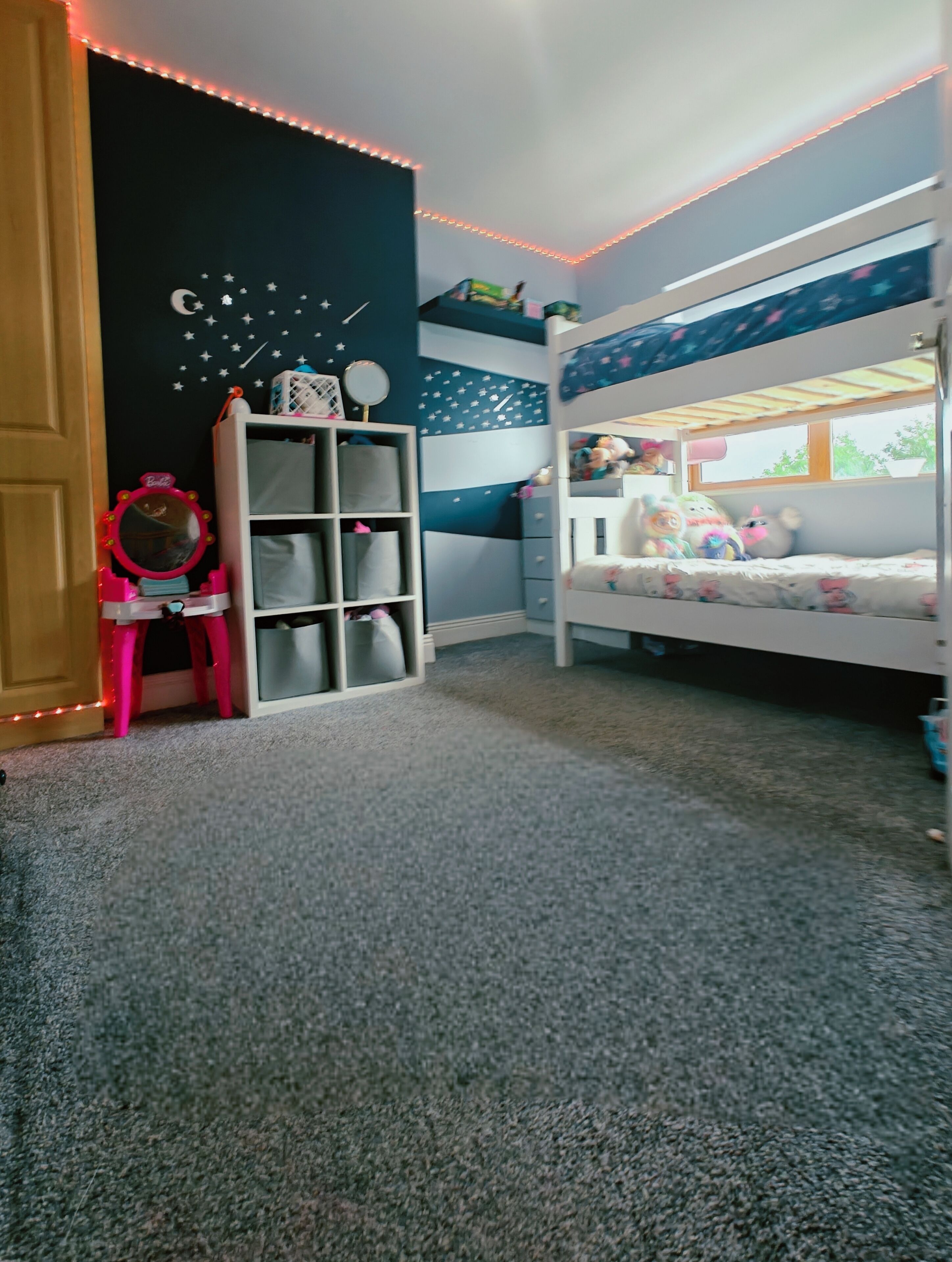 3 bedrooms, desk, iron/ironing board, travel crib