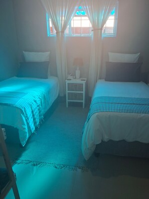 Iron/ironing board, internet, bed sheets
