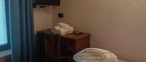 Desk, free WiFi, wheelchair access