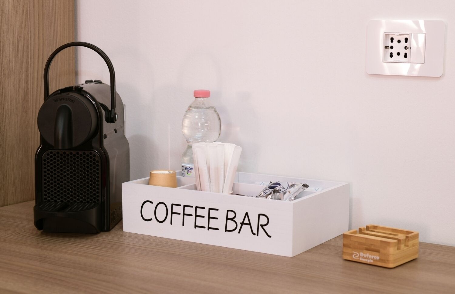 Kopi dan/atau alat penyeduh kopi