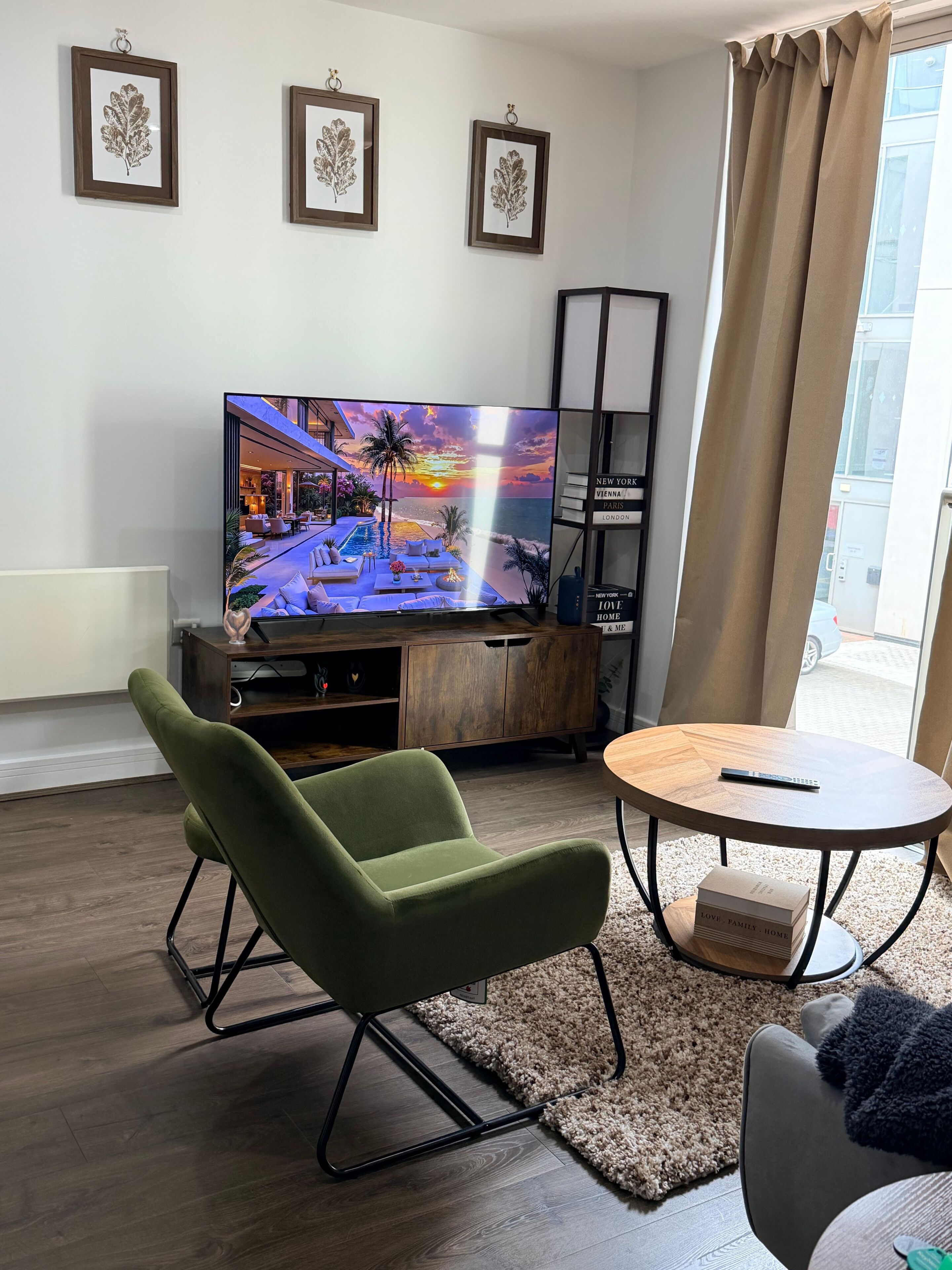 Télévision, cheminée