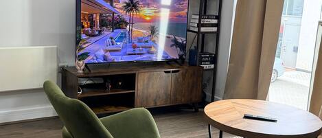 Télévision, cheminée
