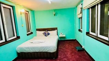 Standardzimmer, Veranda | Zimmersafe, schallisolierte Zimmer, kostenloses WLAN