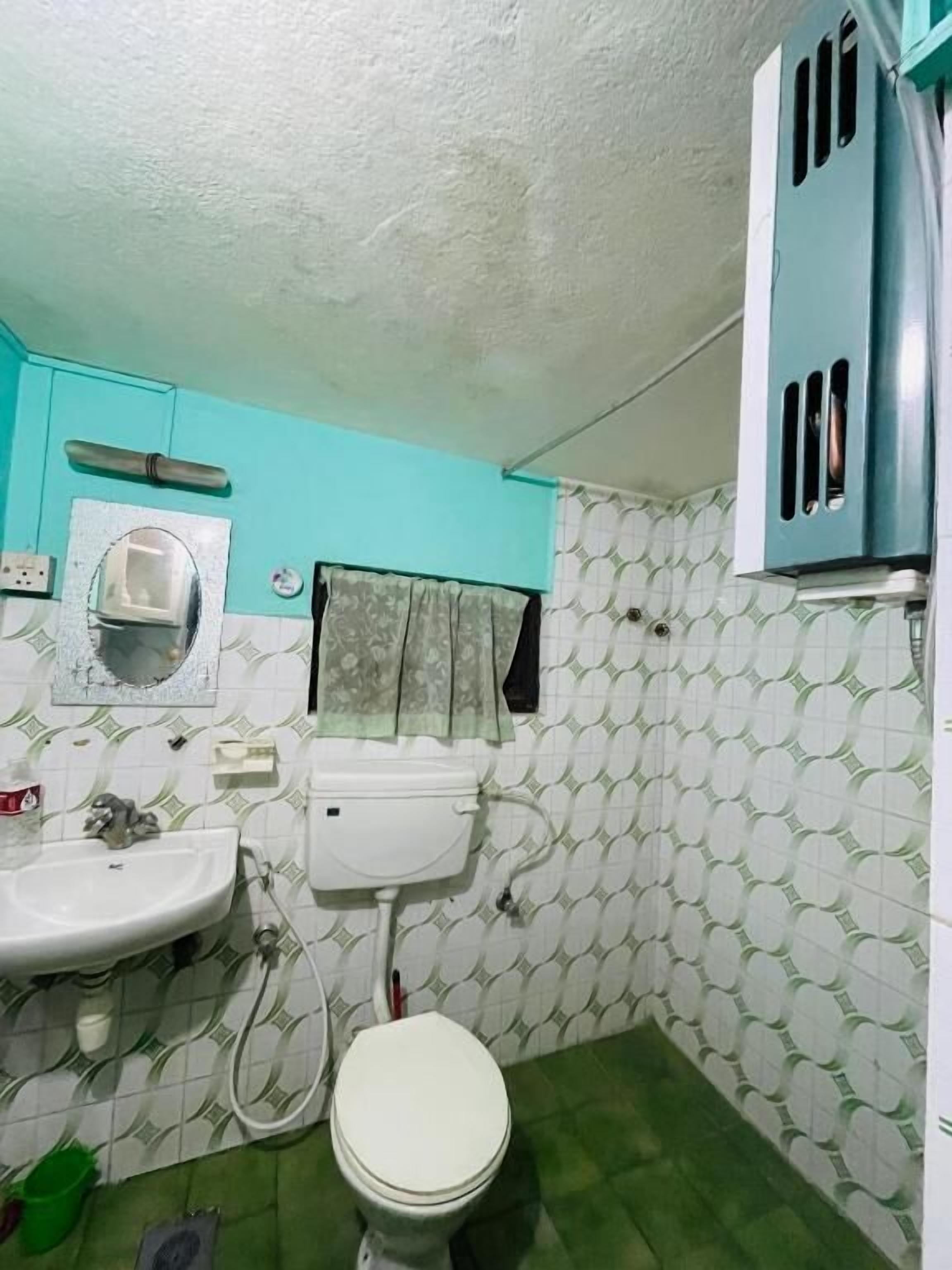 Habitación estándar, lanai | Baño | Amenidades de baño gratuitas, jabón, shampoo, papel de baño 