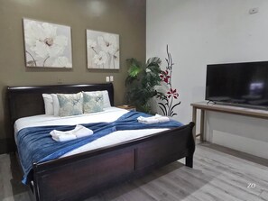 Tabla de planchar con plancha, Internet, ropa de cama